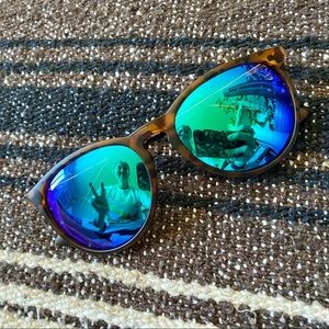 NIB! Unisex Polarized w/ UV Protection Sunglasses.